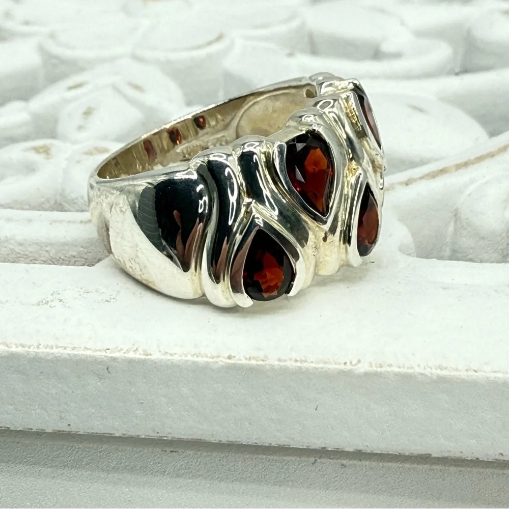 Vintage CNA Thailand Sterling Silver Garnet Band Ring Size 8